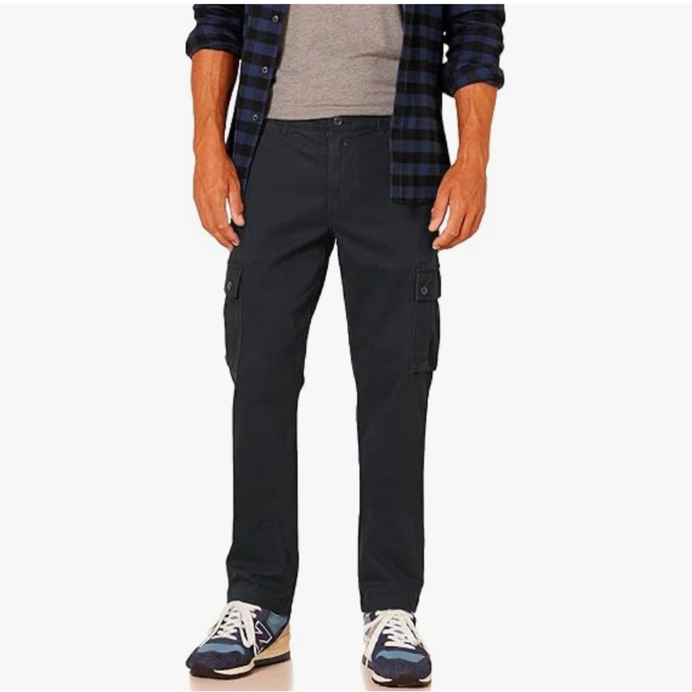 Bundle of two pairs Amazon Essentials Men's Slim-Fit Stretch Cargo Pant 31x34